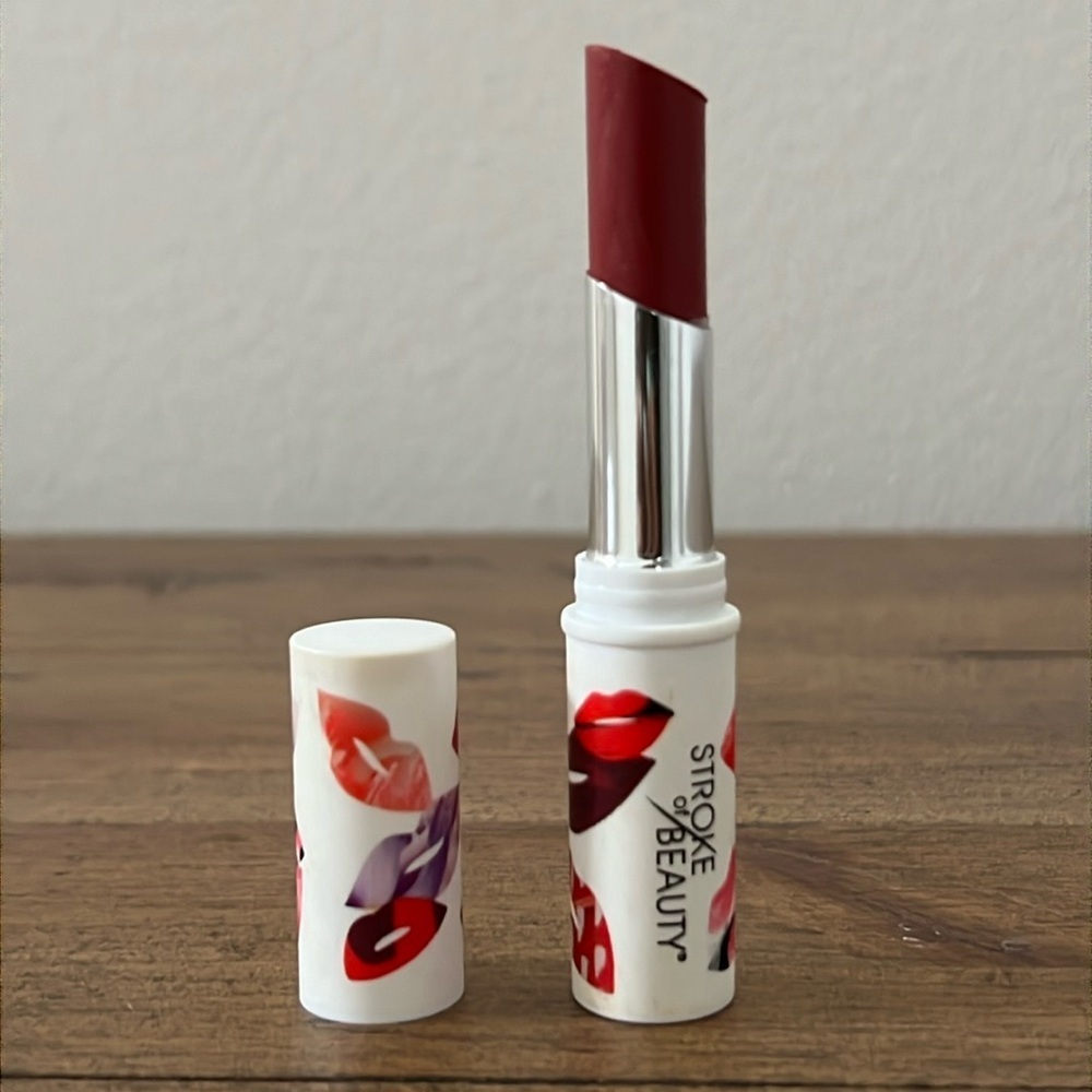 Stroke of Beauty lip shine lipstick mixed media shade Louise
